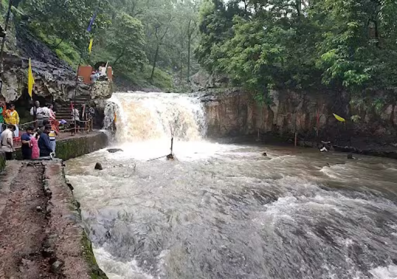 Dudhdhara Falls