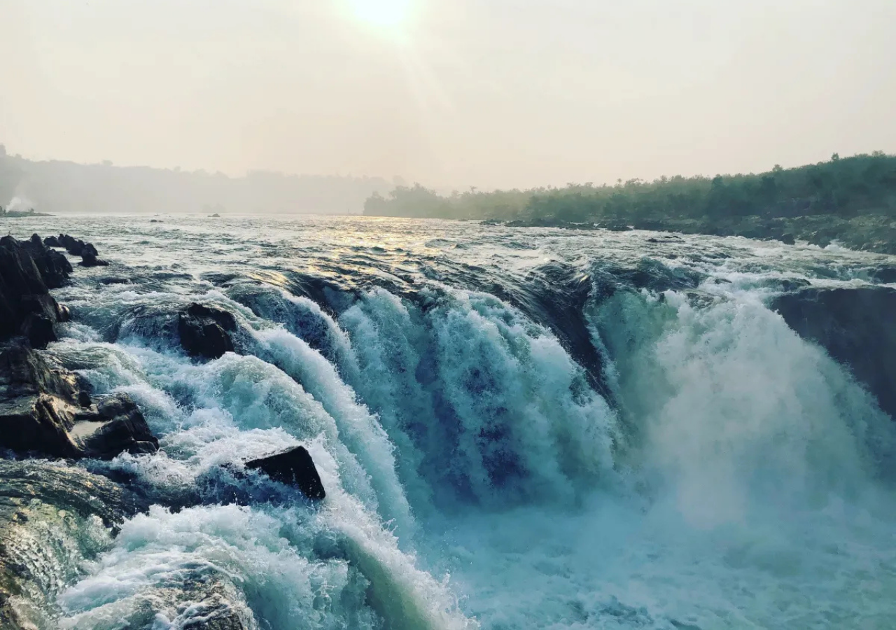 Dhuandhar Falls